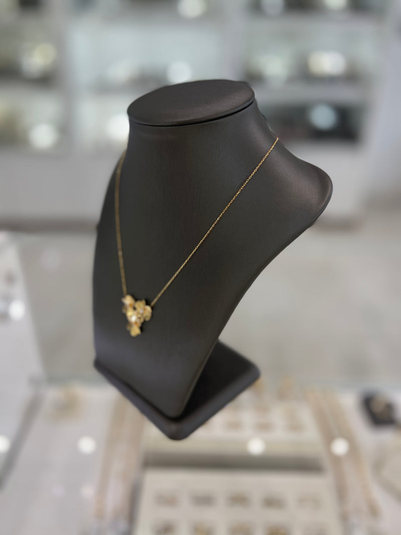 18kt Yellow Gold Cubic Zirconia With Three Flower Chain Necklace