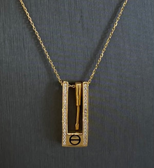 18kt Yellow Gold Women Cubic Zirconia Long Bar With Lock Key Pendant Chain Necklace