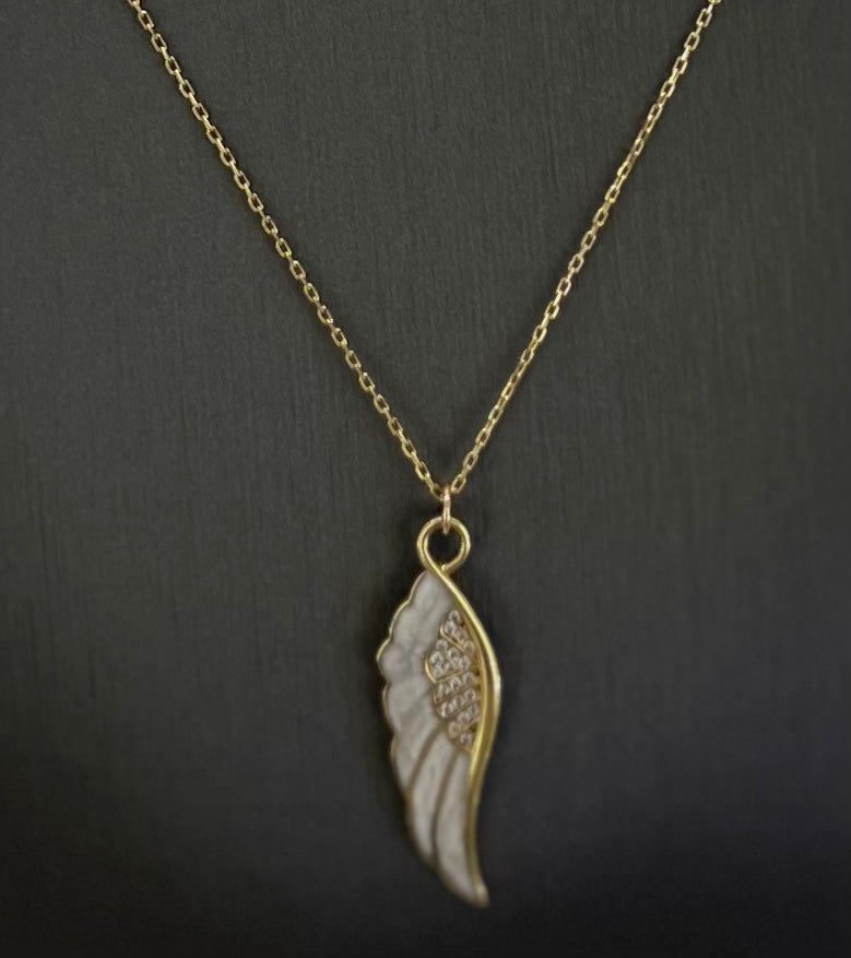 14Kt Yellow Gold Angel Wing With Mother Of Pearl Cubic Zirconia Stones