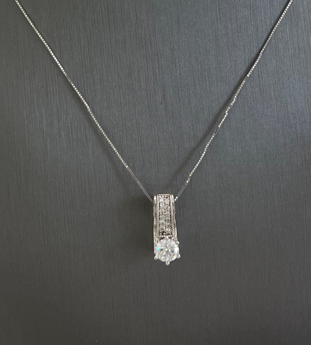 10kt White Gold Cubic Zirconia Round Pendant Chain Necklace