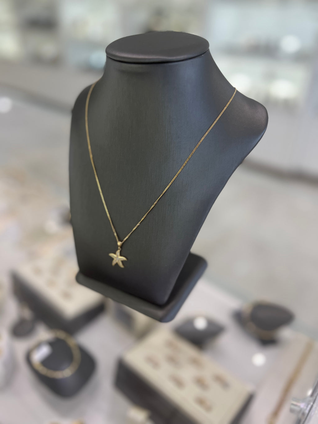 10kt Yellow Gold Cubic Zirconia Starfish Pendant Necklace