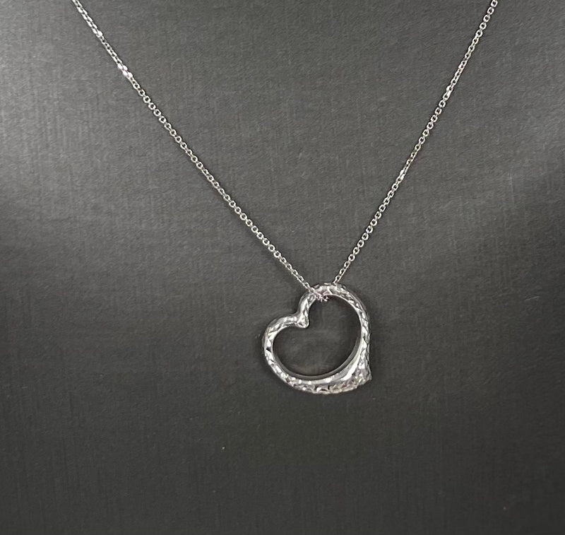 10kt White Gold Sliding Heart Charm Neckalce