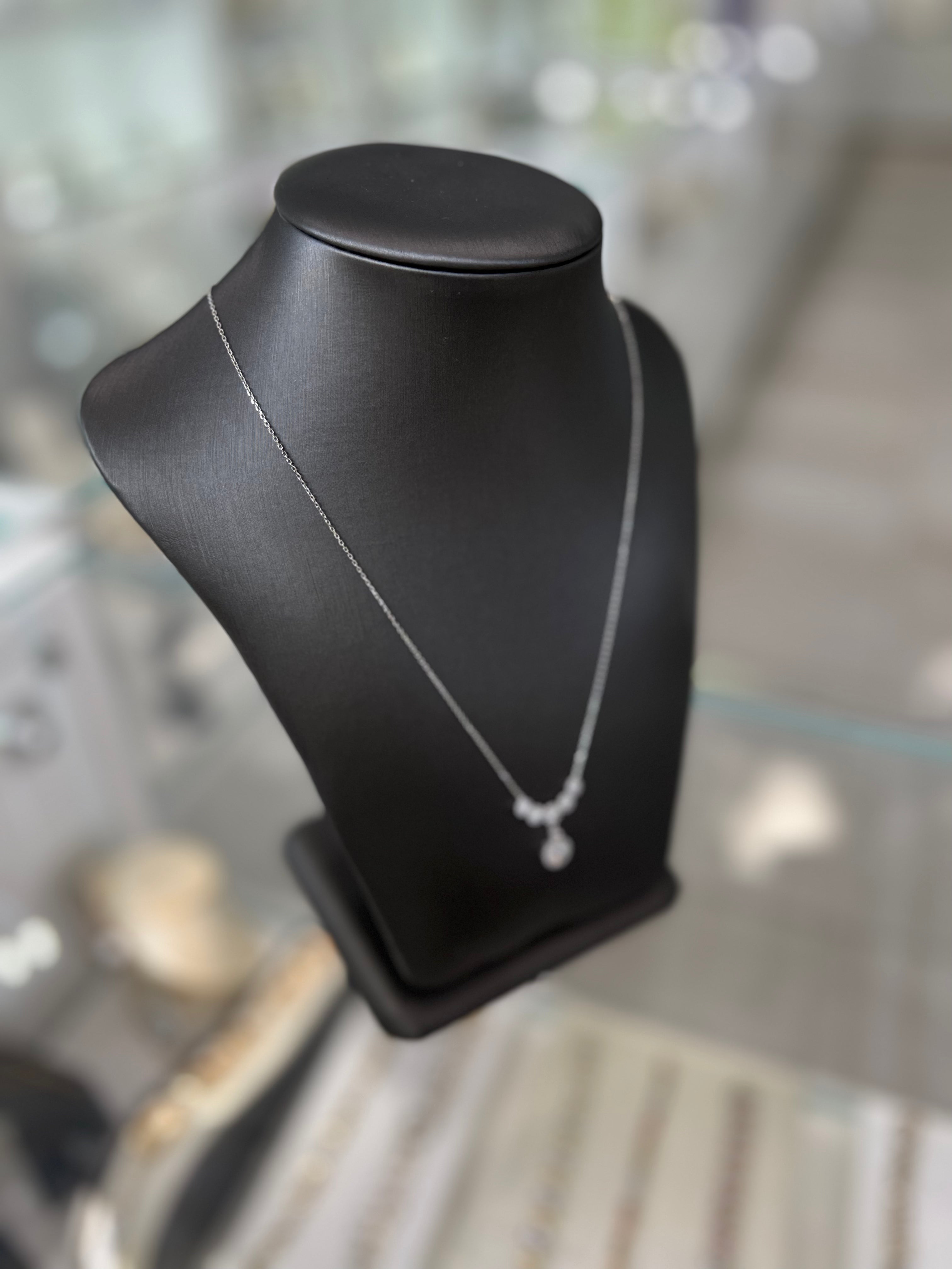 10Kt White Gold Round Cubic Zirconia Pendant Chain Necklace