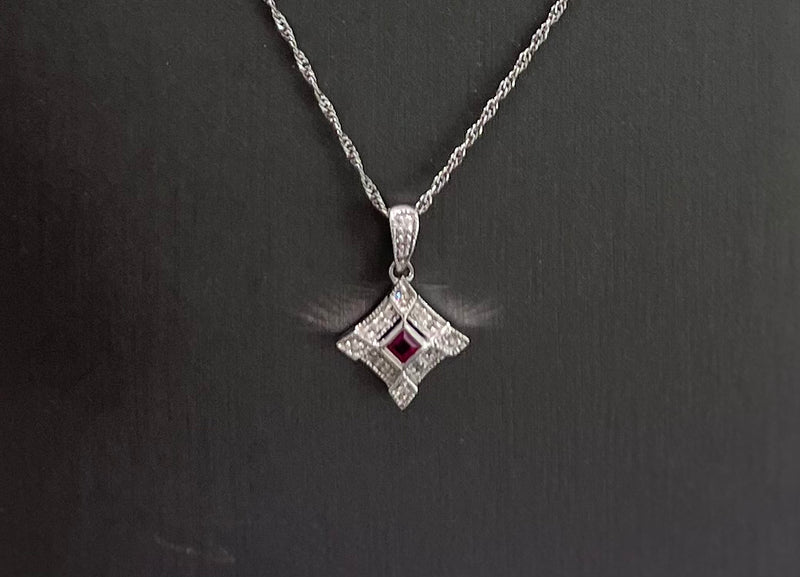 14kt White Gold Diamonds With Ruby Rhombus Pendant Chain