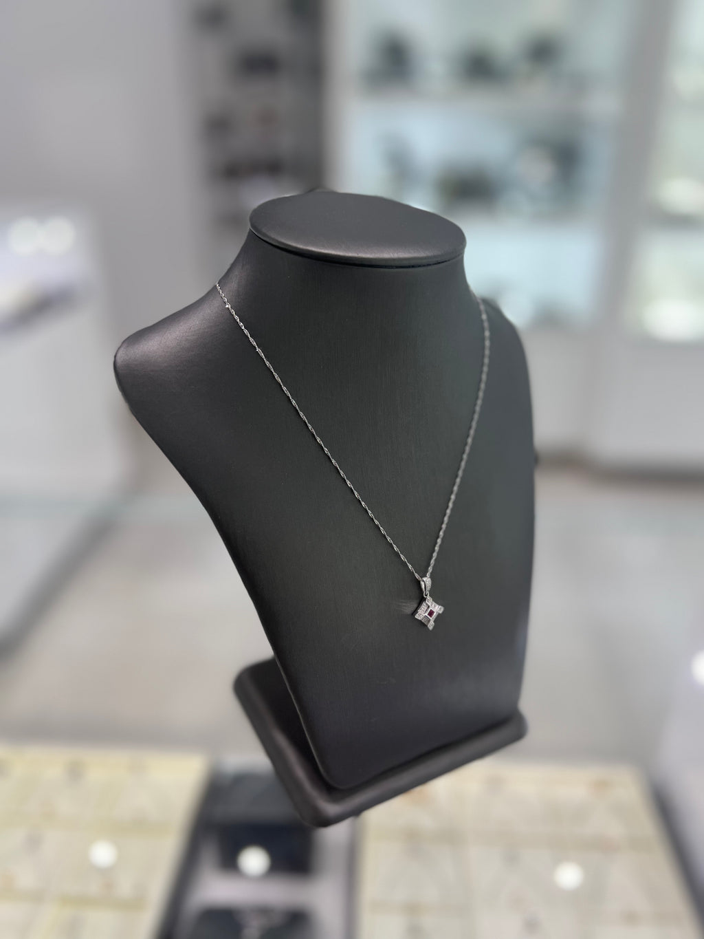 14kt White Gold Diamonds With Ruby Rhombus Pendant Chain