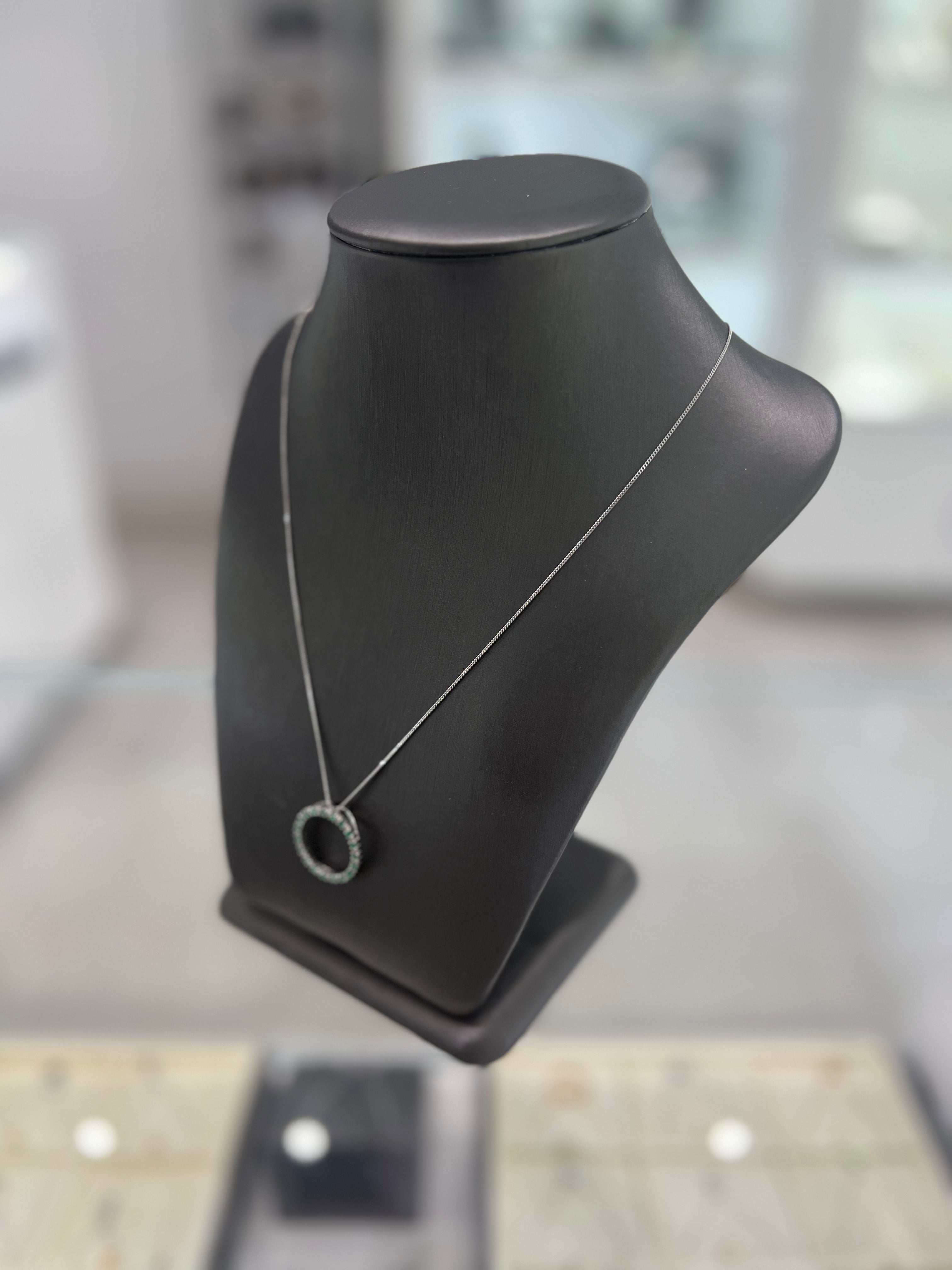 10kt White Gold Round Emerald Diamond Pendant Chain