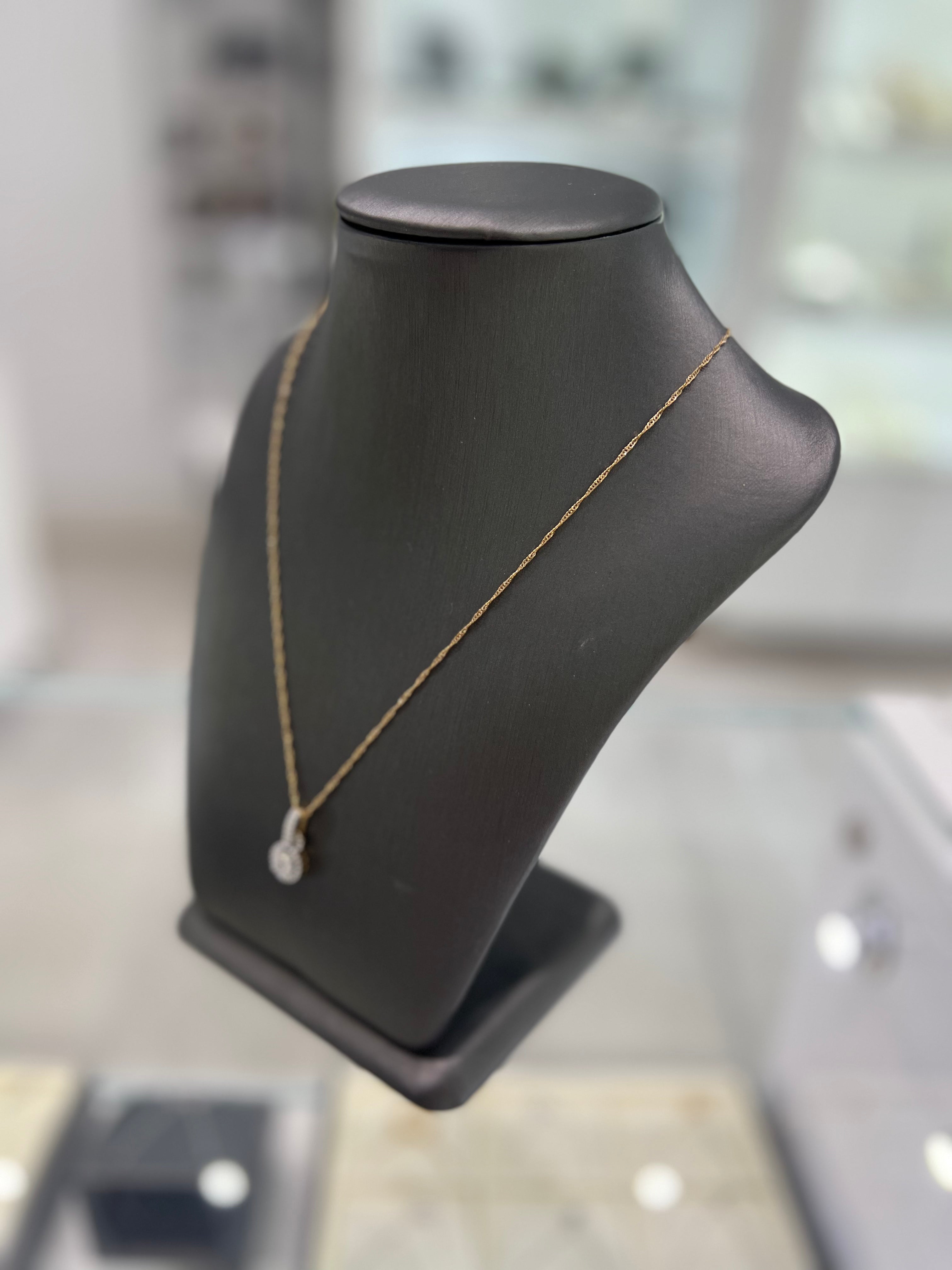 10kt Yellow Gold Round Pendant With Diamond Round