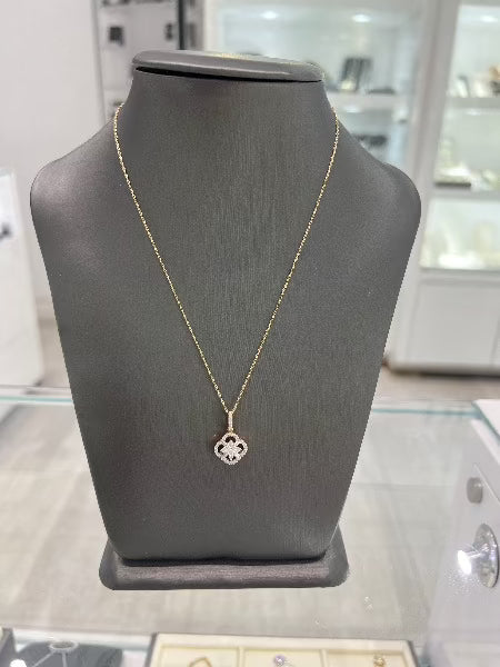 14kt Yellow Gold Women Diamond Clover Pendant Chain Necklace