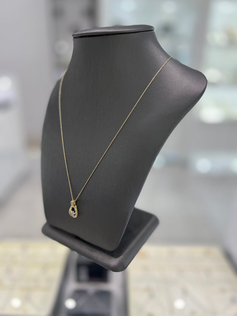 10kt Yellow Gold Pendant With Diamond Star Pendant Chain Necklace
