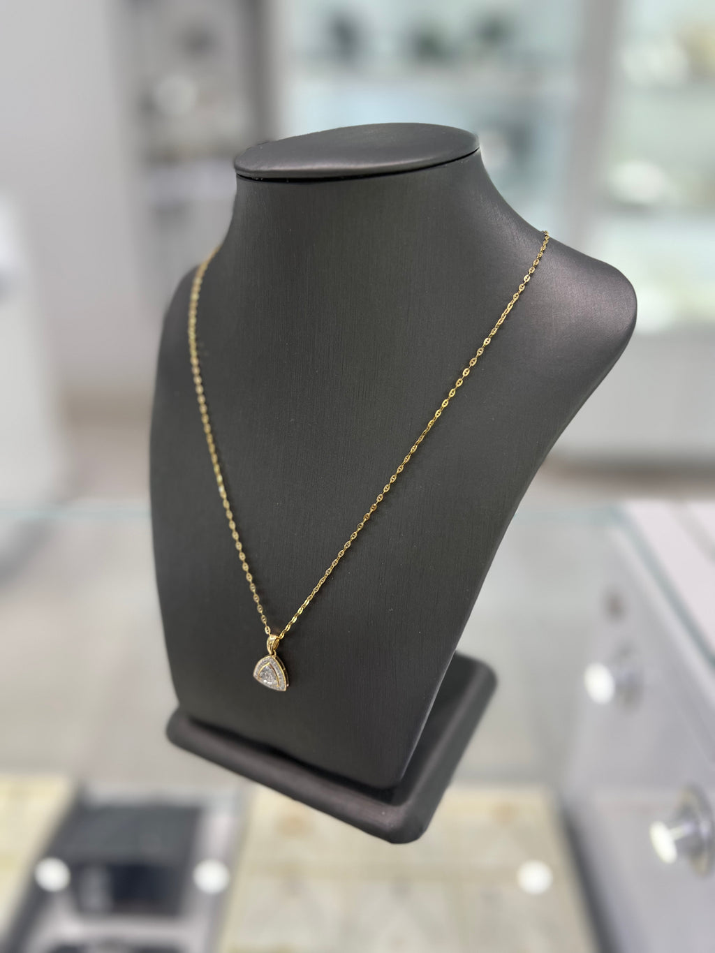 14kt Yellow Gold Diamond Pendant With 10kt Chain Necklace