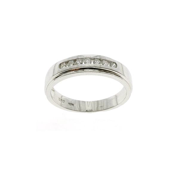 10Kt White Gold Diamond Ring