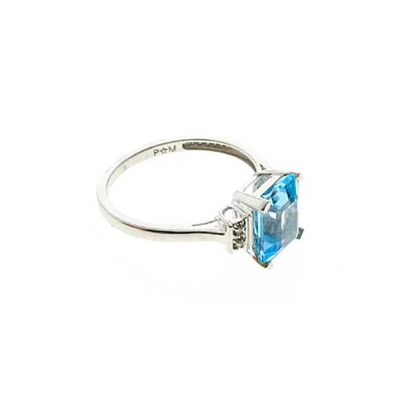 10Kt White Gold Topaz Diamond Ring