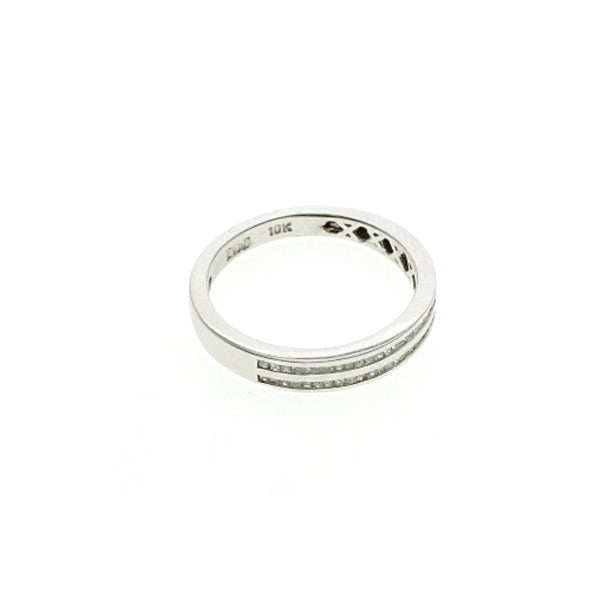 10Kt White Gold Diamond Ring