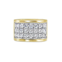 18KT Ring With 3 Rows Of Diamonds.
