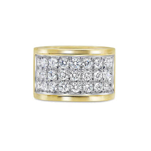18KT Ring With 3 Rows Of Diamonds.