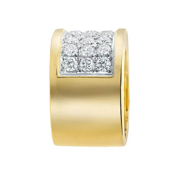 18KT Ring With 3 Rows Of Diamonds.