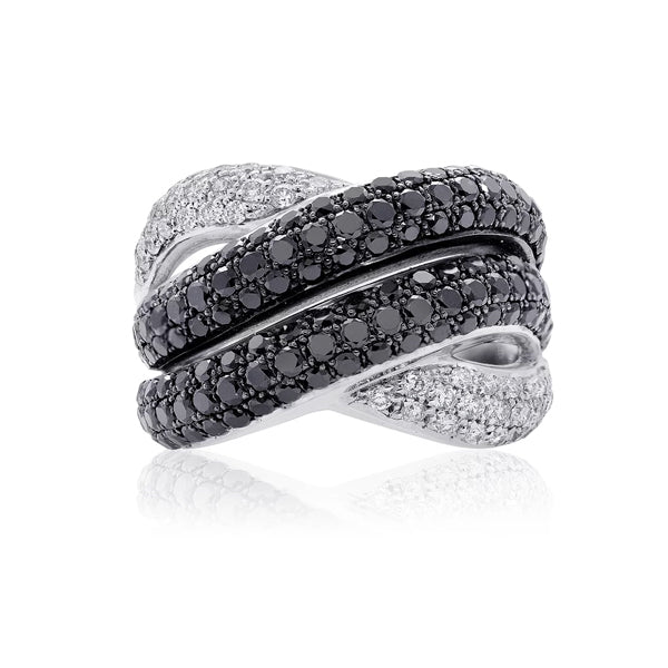 18kt Black And White Diamond Ring
